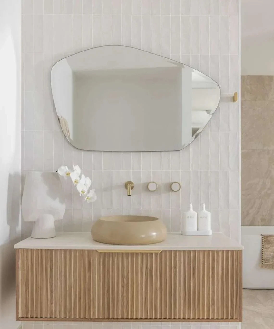 Daria - Asymmetrical Modern Wall Mirror