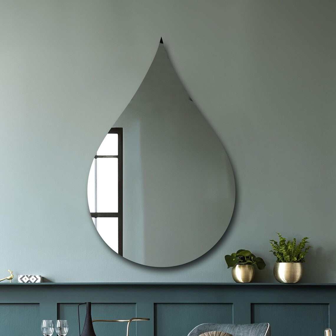 Dewdrop - Tear-Shaped Decorative Mirror